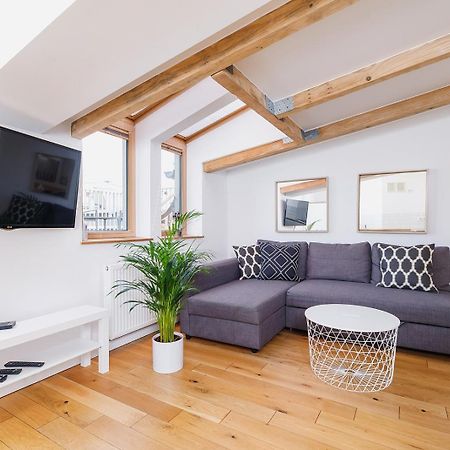 2 Bedroom Apartment With Terrace- Pilsudskiego 11 كراكوفيا المظهر الخارجي الصورة